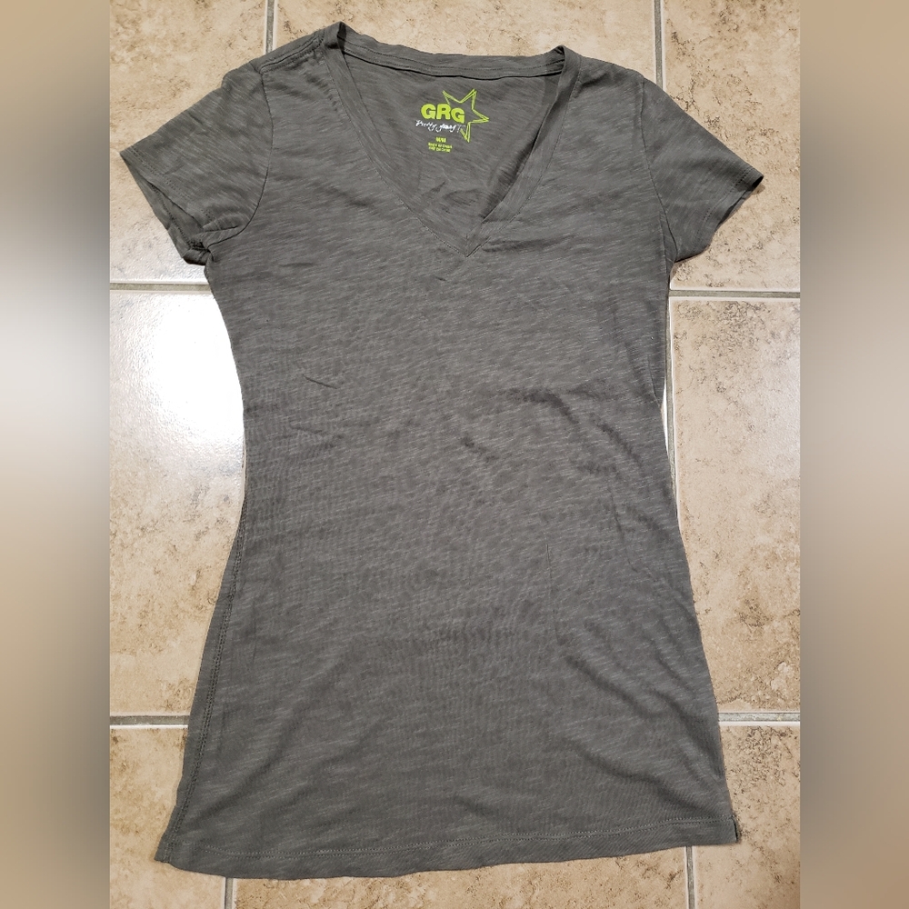 Woman's Gray Short Sleeve Crew Neck Tee